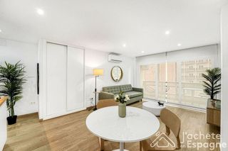 Piso en venta en La Carihuela en Torremolinos