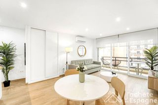 Piso en venta en La Carihuela en Torremolinos