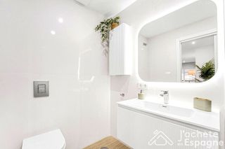 Piso en venta en La Carihuela en Torremolinos