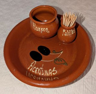 Plato de Aceitunas de Barro Artesanal