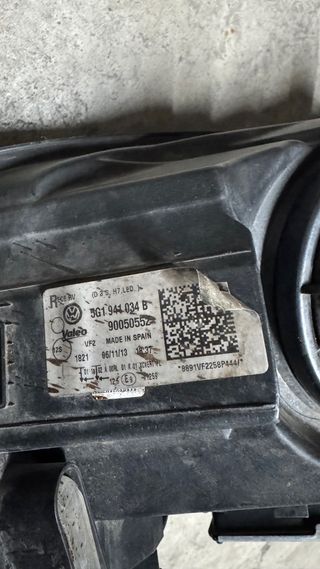 Faro derecho VW Golf R300