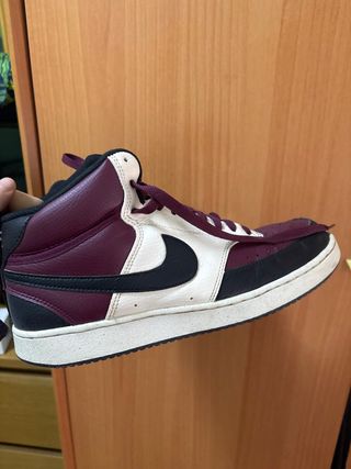 Zapatillas Nike Morado y Blanco