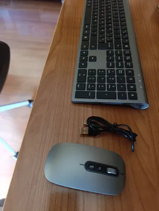 Teclado y Ratón Inalámbrico Ultrafino, elegante.