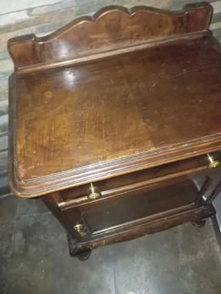 Mesilla de noche de madera