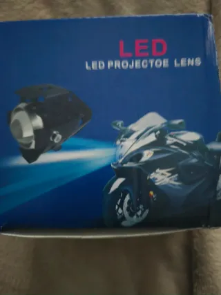 Focos LED Moto con Aro Amarillo