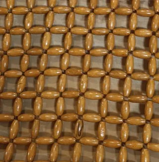 Bolso bandolera de cuentas de madera