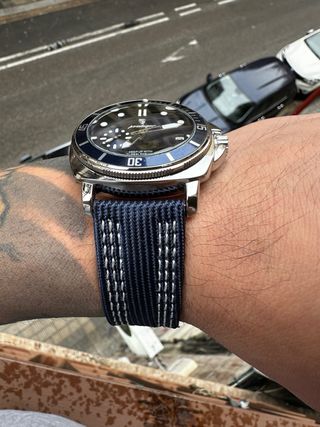 Reloj Poedagar Azul y Plateado