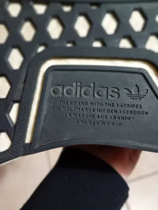 Scarpe Adidas NMD nere e viola