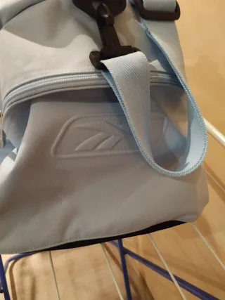 Bolsa de deporte Reebok azul y blanco