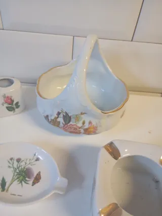 Decoración de porcelana floral