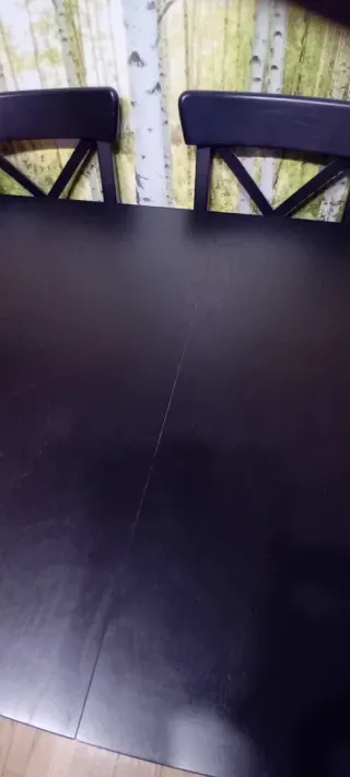 Mesa extensible Ikea y 4 sillas