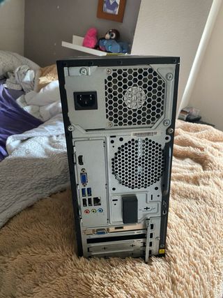 Torre Ordenador Negra Sin Sistema Operativo