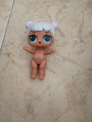 Muñeca LOL con vestido rosa