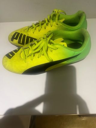 Botas de fútbol Puma amarillas talla 40