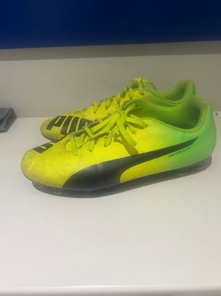 Botas de fútbol Puma amarillas talla 40