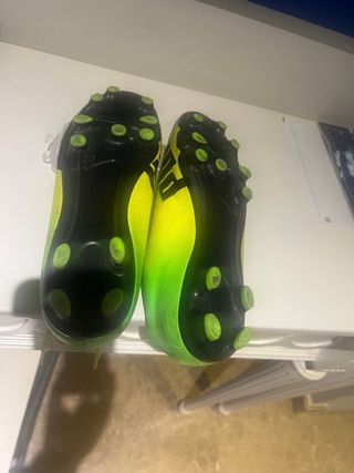 Botas de fútbol Puma amarillas talla 40