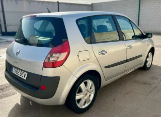 Renault escenic