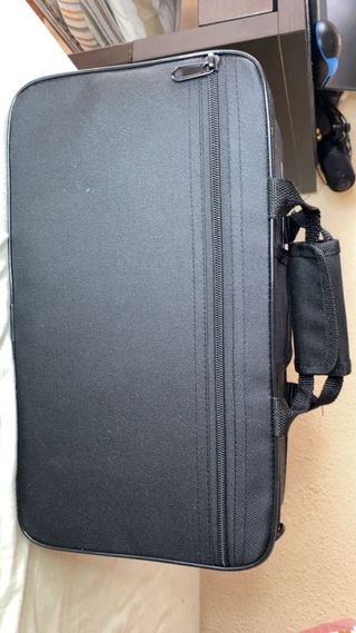 Clarinete con accesorios