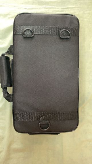 Clarinete con accesorios