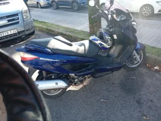 Suzuki Burgman Maxi Scooter Azul