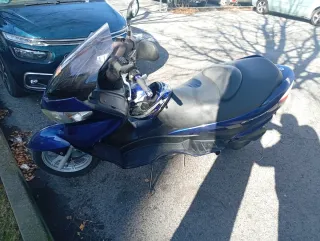 Suzuki Burgman Maxi Scooter Azul