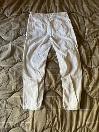 Jeans bianchi strappati