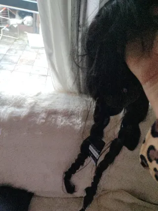 Peluca negra con coletas