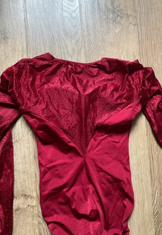 Body rojo manga larga