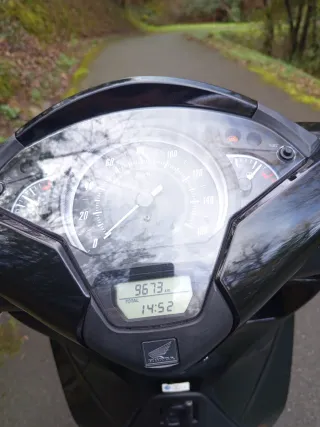 Honda SH 125i (2018) Negra - 9680 km