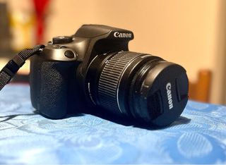 Canon EOS 2000D Fotocamera Digitale