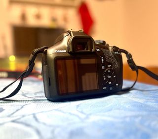 Canon EOS 2000D Fotocamera Digitale