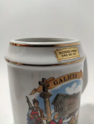 Jarras cerámicas de Galicia decoradas a mano