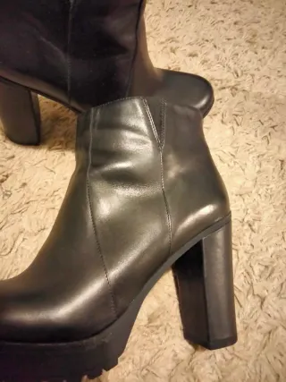 Botas de tacón negras