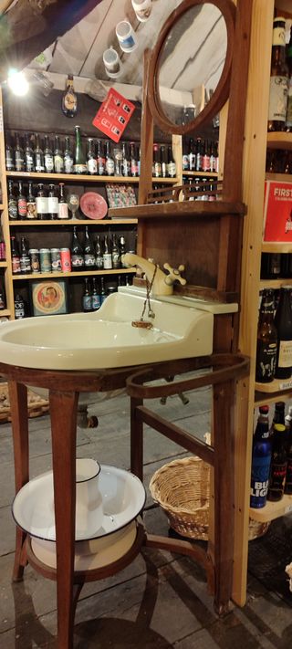 Lavamanos antiguo madera y loza