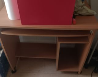 Mesa de ordenador de madera