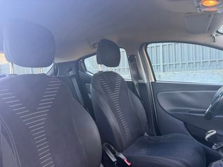 Lancia Ypsilon 2012 UNICO DUEÑO 130.000 PEGATINA C