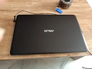 Ordenador portátil Asus Plata/Beige