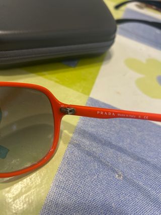 Gafas de Sol Prada Naranja y Negro
