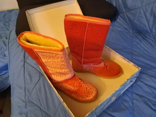 Stivali Mammut rossi con pelo e strass