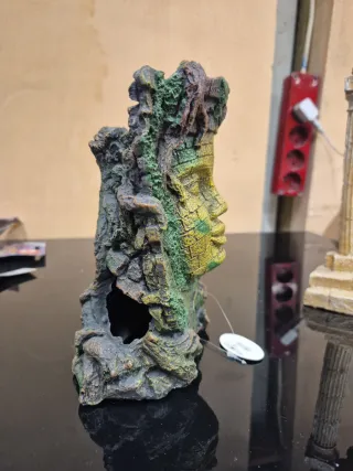 Estatua Maya Acuario