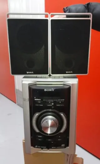 Cadena musical Sony Plata y Negro