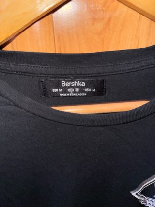 Camiseta Bershka Negra Late Night Charge