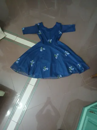 Vestido fiesta azul bordado M