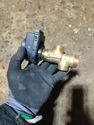 Válvula 3 vías Caldera Roca Laura