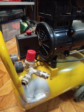 Compresor Clavesa Silencioso 24L MTS-1524