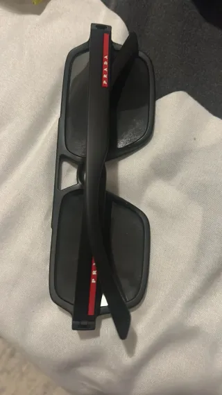 Gafas de Sol Prada Negras y Rojas