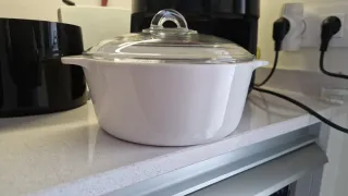 Olla cerámica con tapa de cristal