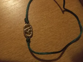 Bracciale con ciondolo iniziale V