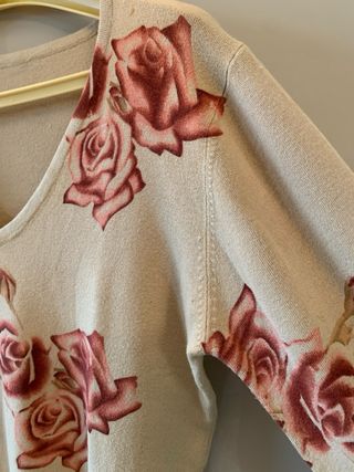 Maglione beige con rose taglia M