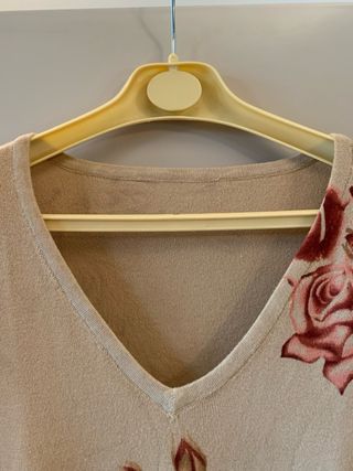 Maglione beige con rose taglia M
